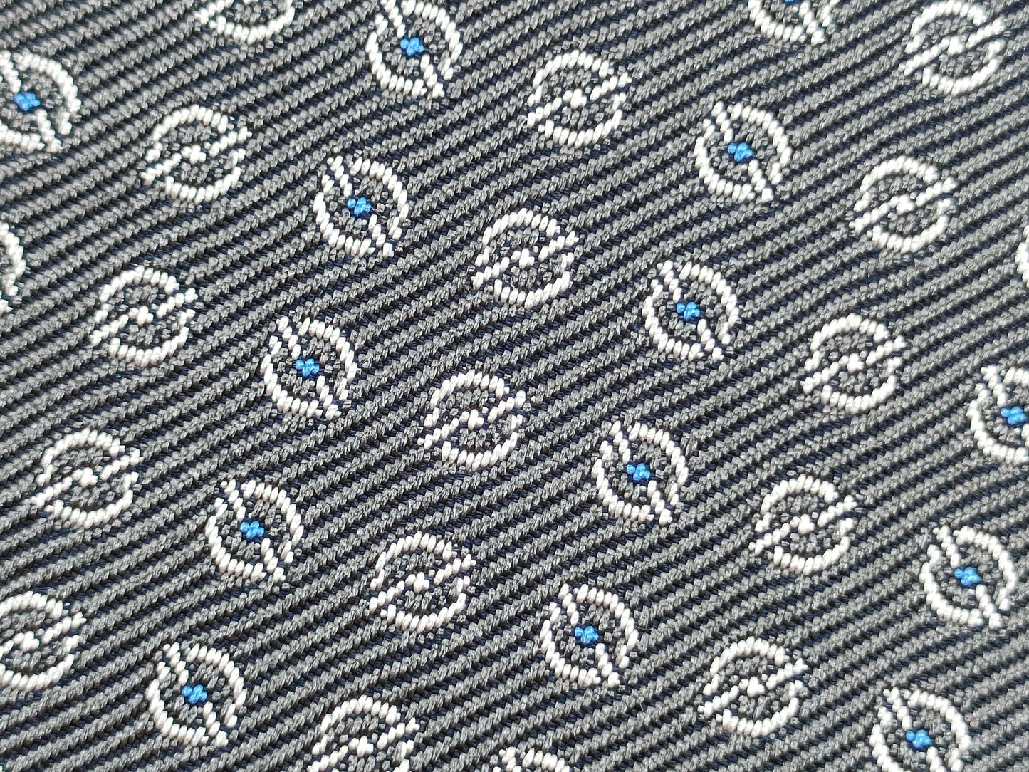 HERMES Larguez les Amarres tie. Accessories: box and other accessories.