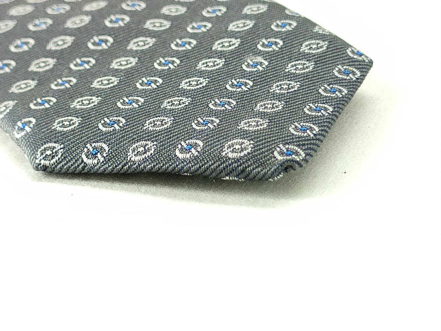HERMES Larguez les Amarres tie. Accessories: box and other accessories.