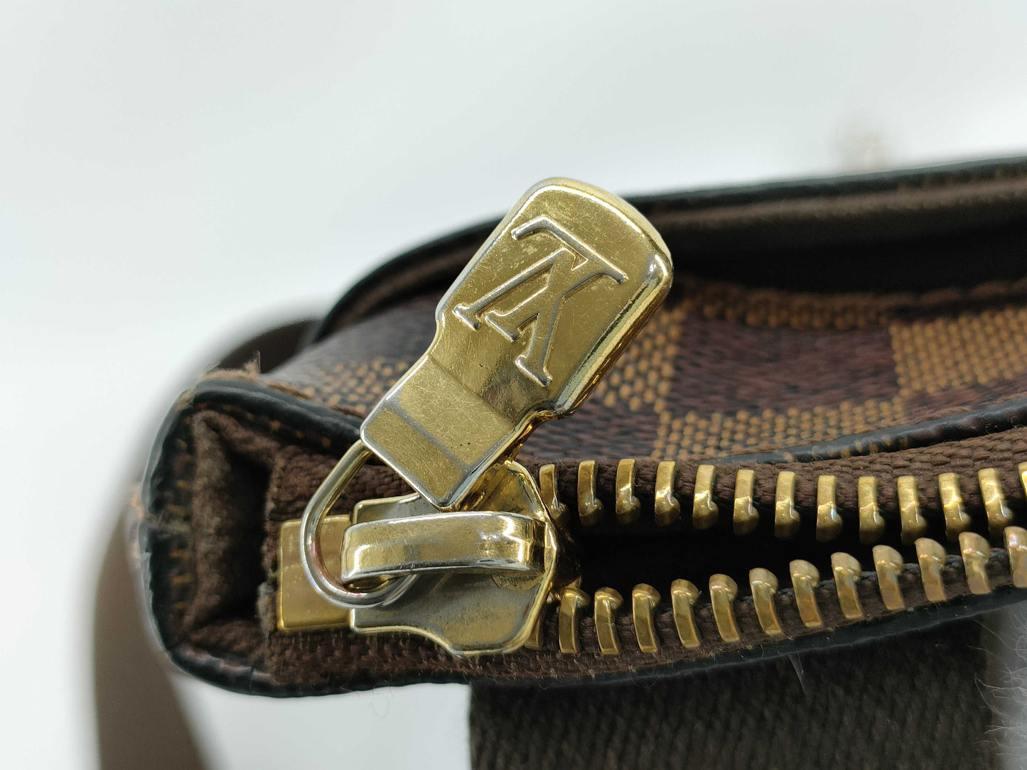 LOUIS VUITTON Damier Louis Vuitton Damier Pochette Platt Brooklyn Shoulder Bag