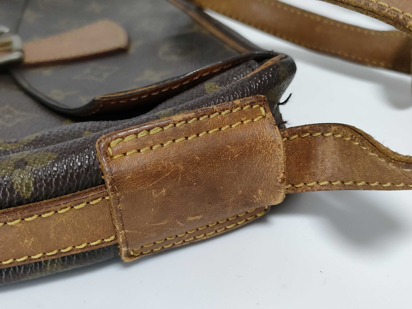 LOUIS VUITTON RFID verification impossible. Serial number verification impossible. Louis Vuitton Monogram Jeune Fille Shoulder Bag.