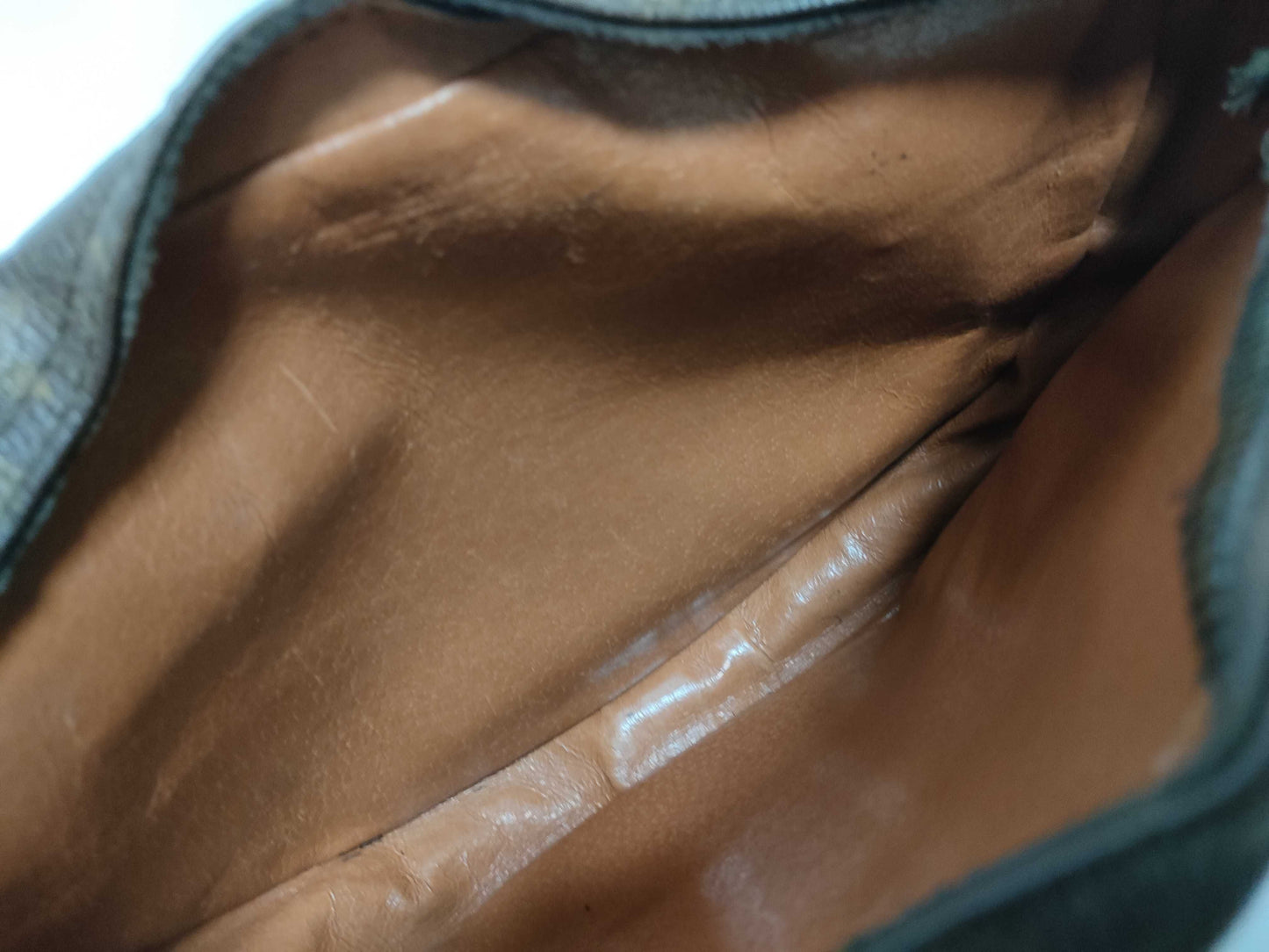 LOUIS VUITTON RFID verification impossible. Serial number verification impossible. Louis Vuitton Monogram Jeune Fille Shoulder Bag.