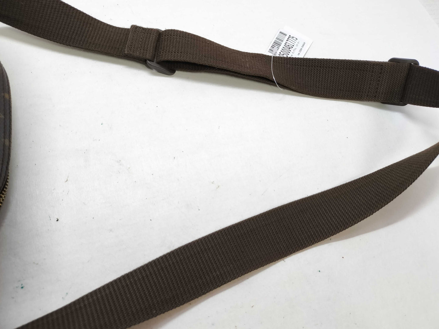 LOUIS VUITTON Monogram Reporter Shoulder Bag