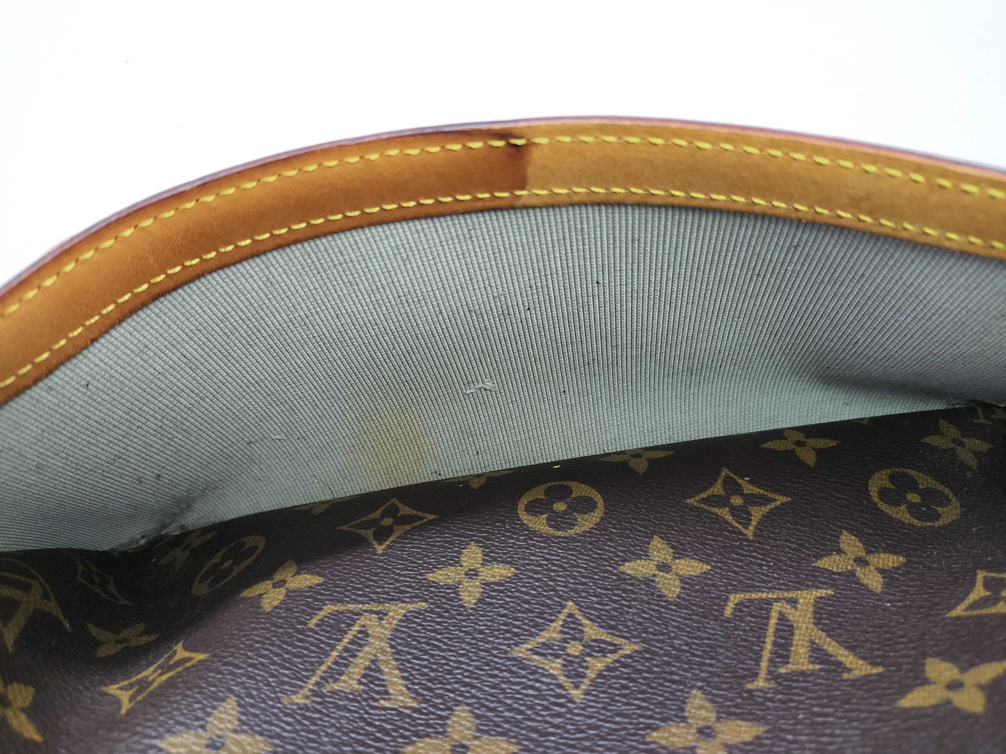 LOUIS VUITTON Monogram Reporter Shoulder Bag