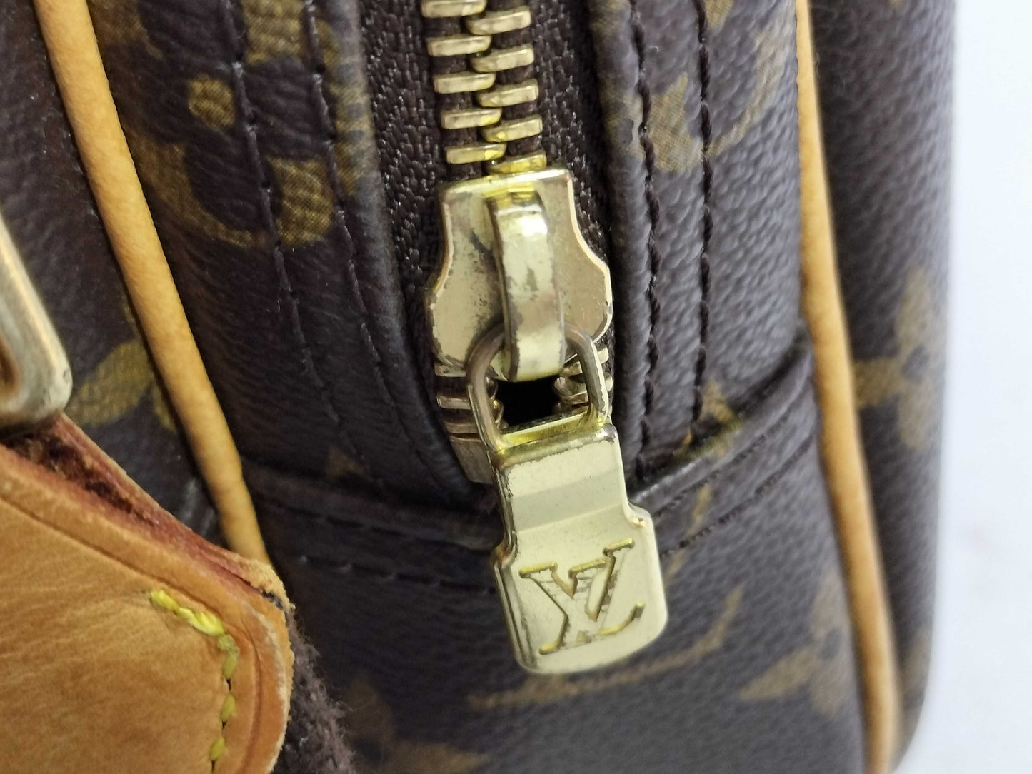 LOUIS VUITTON Monogram Reporter Shoulder Bag