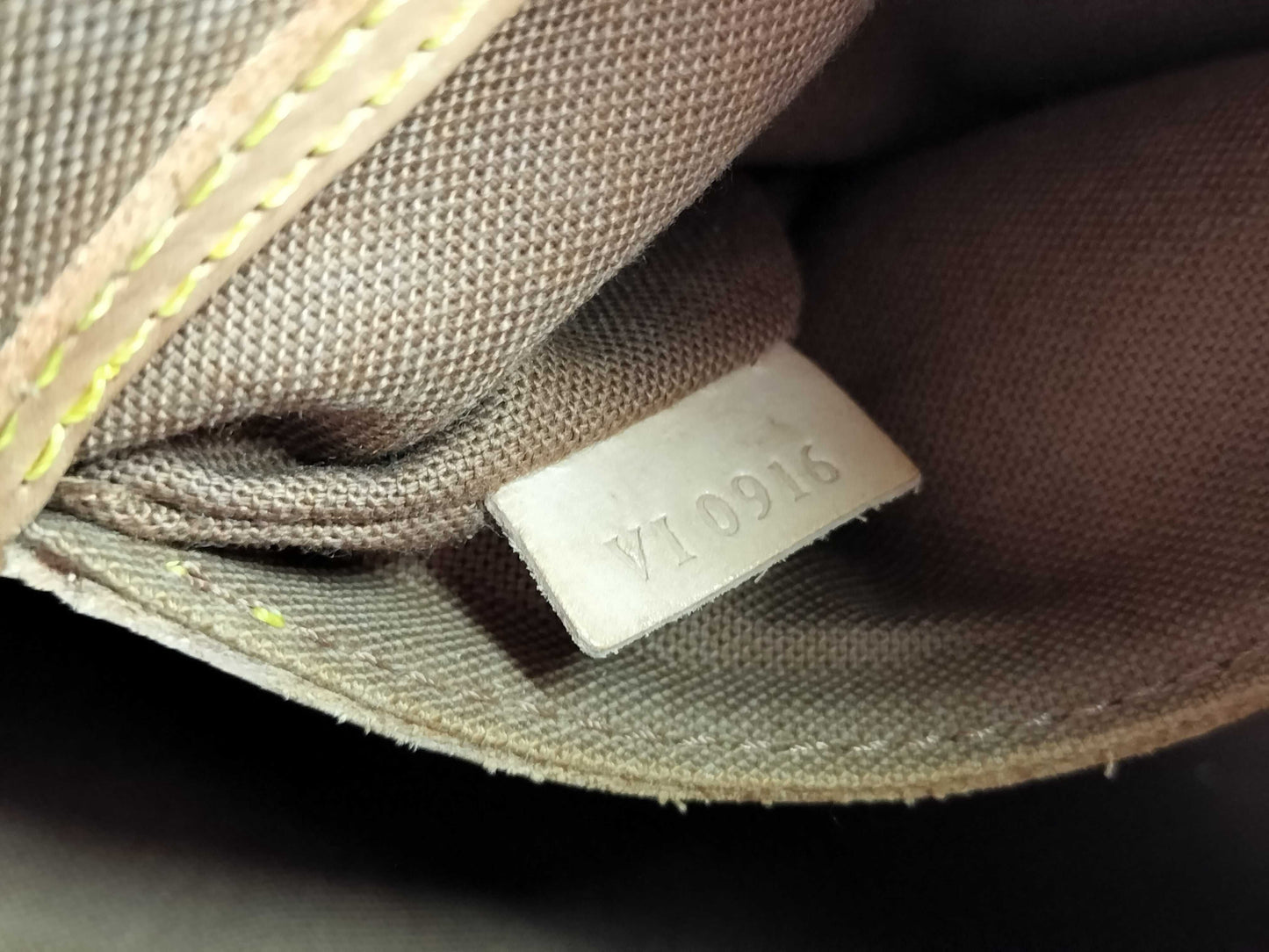 LOUIS VUITTON Monogram Louis Vuitton Monogram Alma Handbag