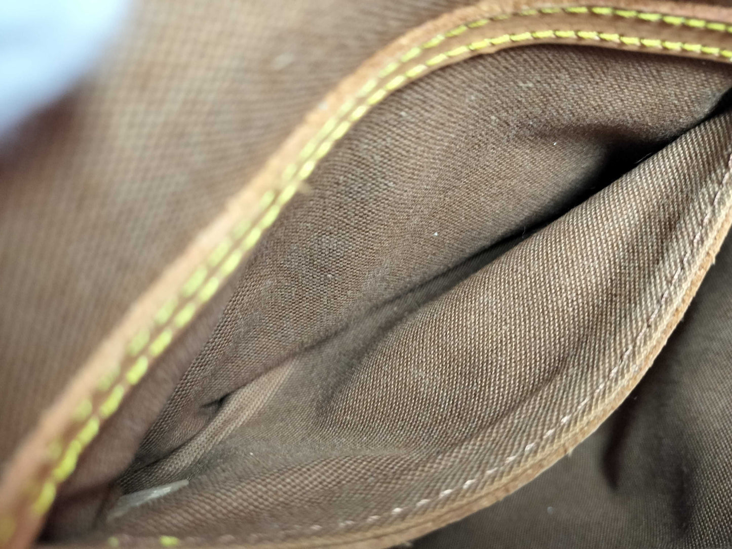 LOUIS VUITTON Monogram Louis Vuitton Monogram Alma Handbag