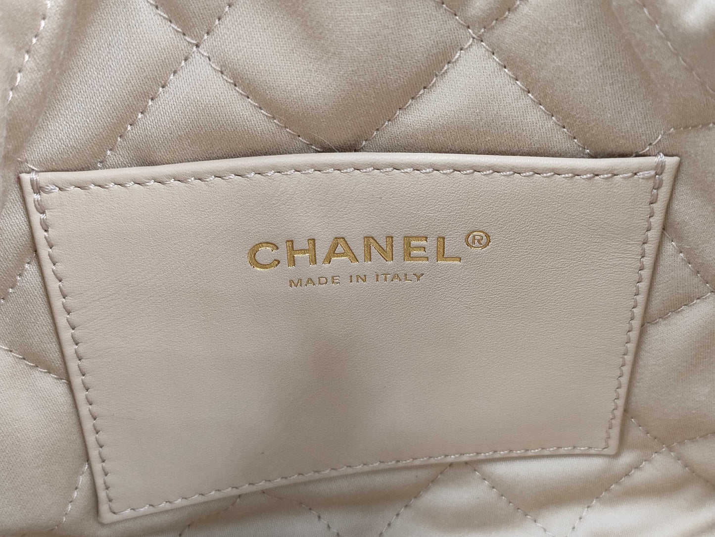 CHANEL CHANEL 22 Mini Handbag Shoulder Bag AS3980 Shiny Calfskin White with Metal Serial Plate