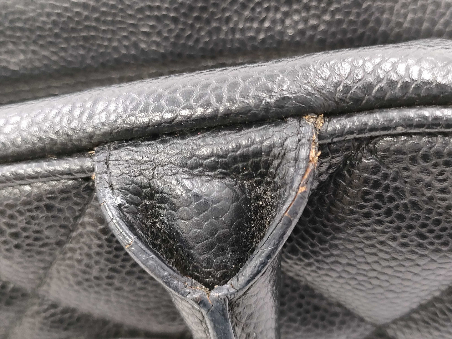 CHANEL CHANEL Matelasse Handbag A20996 Black Caviar Skin Handbag