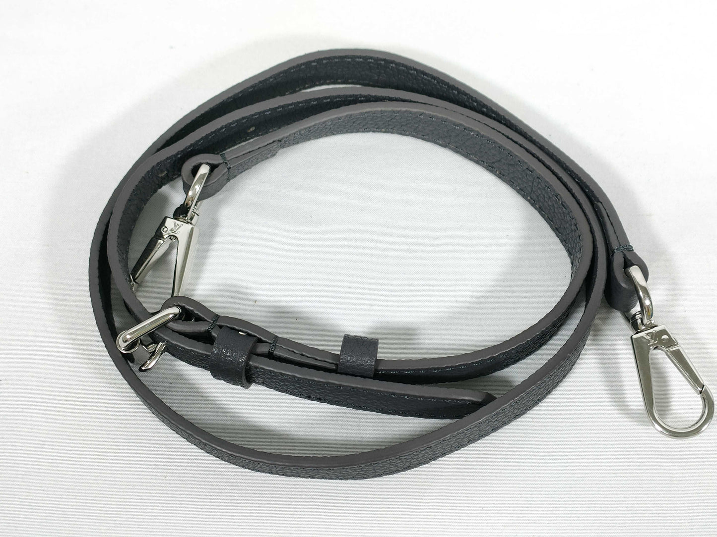 LOUIS VUITTON Lockme Ever Handbag