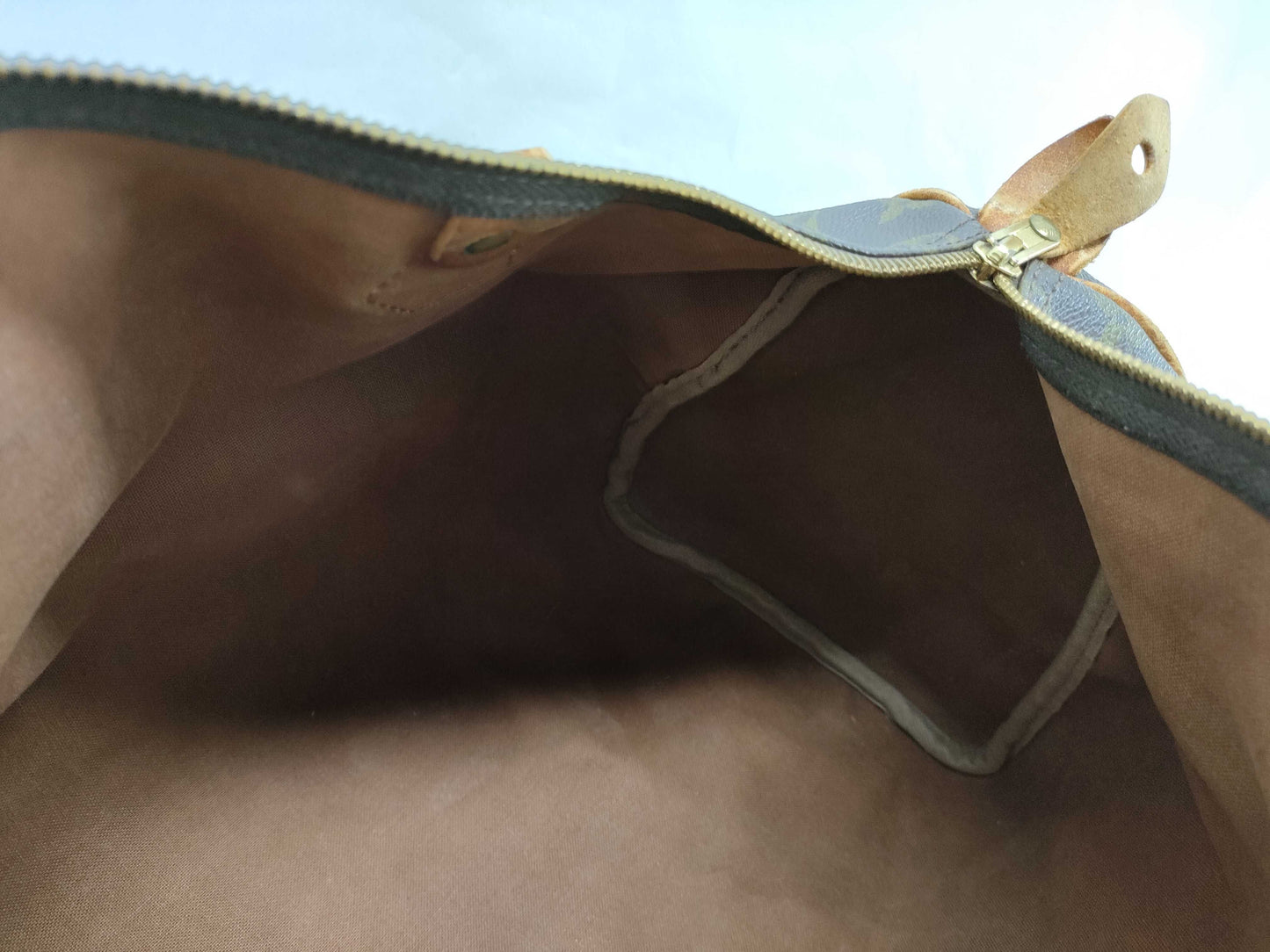LOUIS VUITTON Monogram Louis Vuitton Speedy Handbag