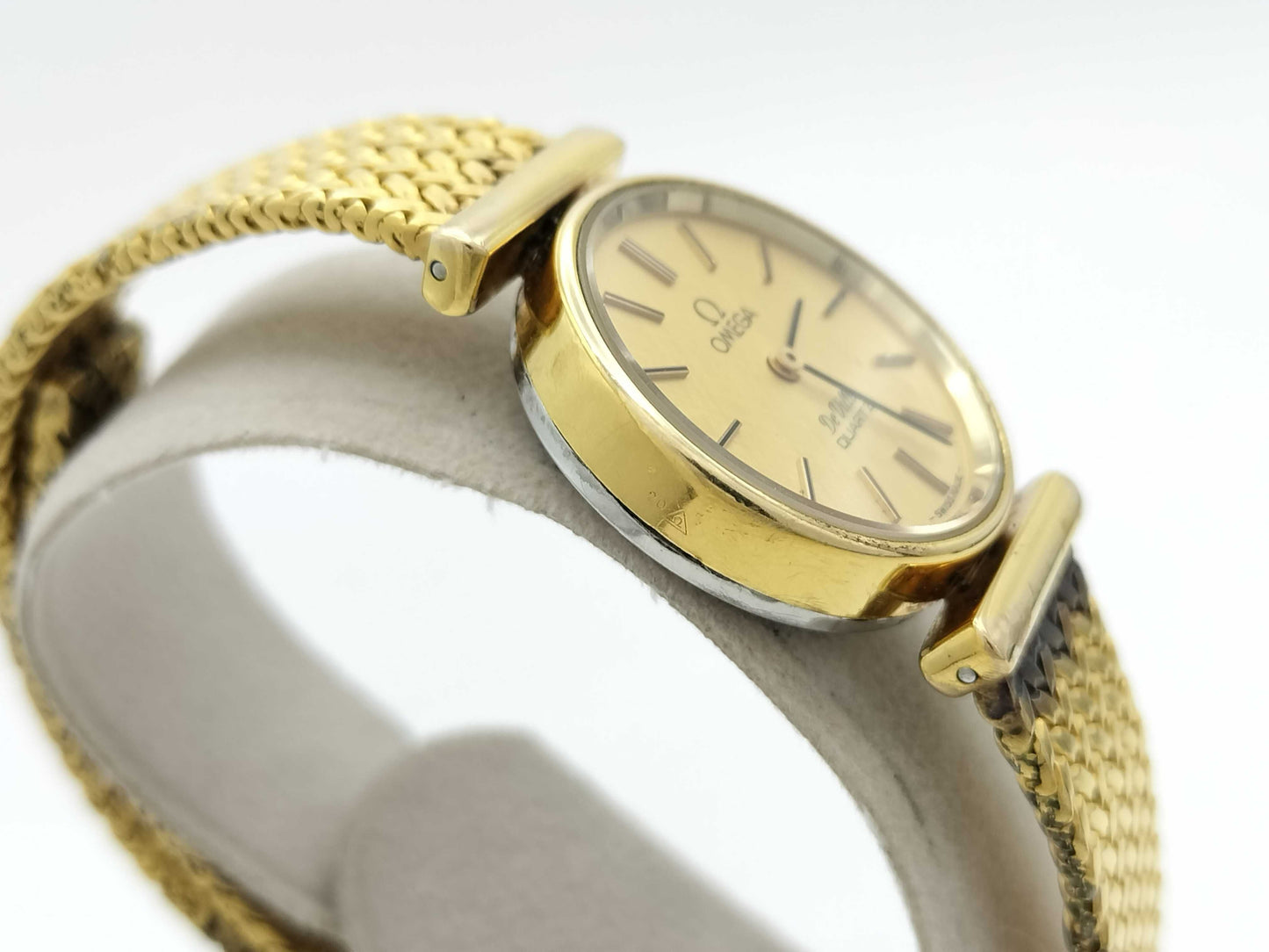 OMEGA 1353 Quartz Women's Watch