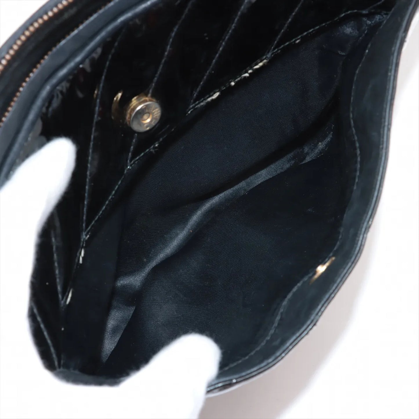 CHANEL bias stitch patent leather shoulder bag