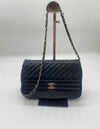 CHANEL Chain Shoulder Bag