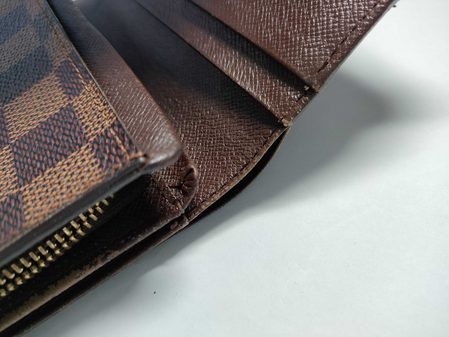 LOUIS VUITTON Damier Louis Vuitton Wallet Damier Wallet