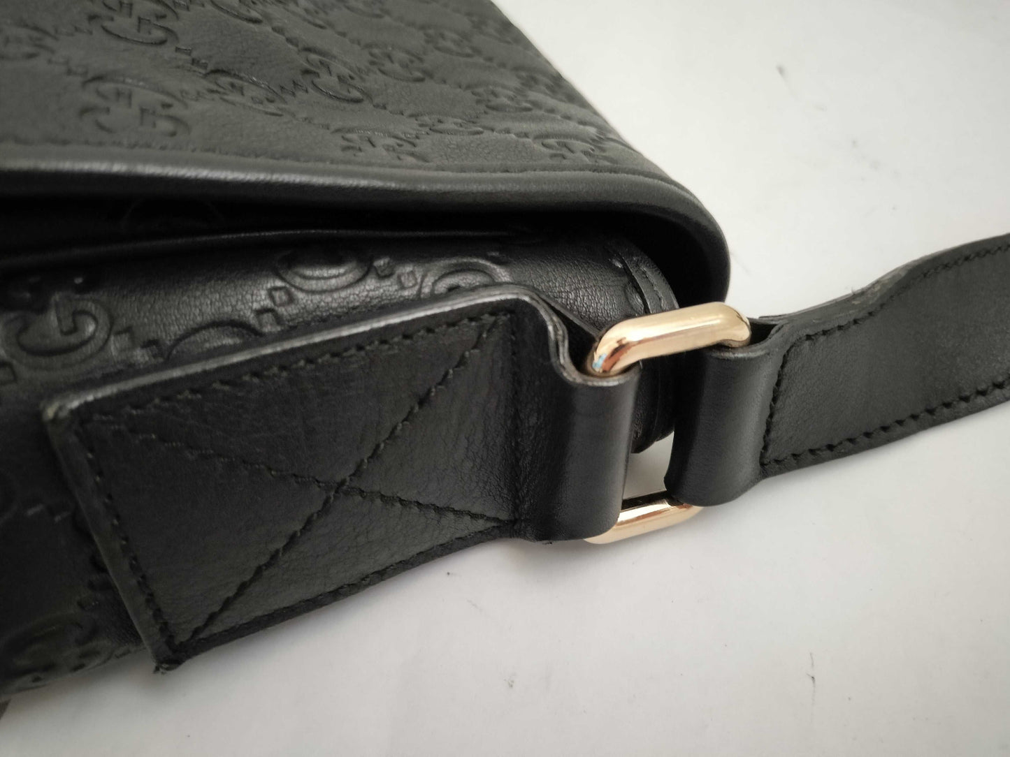 GUCCI Guccissima Leather Shoulder Bag with GG Pattern and Logo, 223665