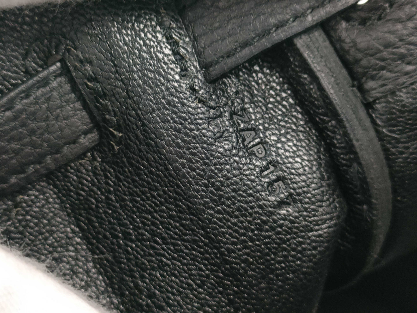 HERMES Kelly 25 Black Handbag with G Hardware and Z Stamp