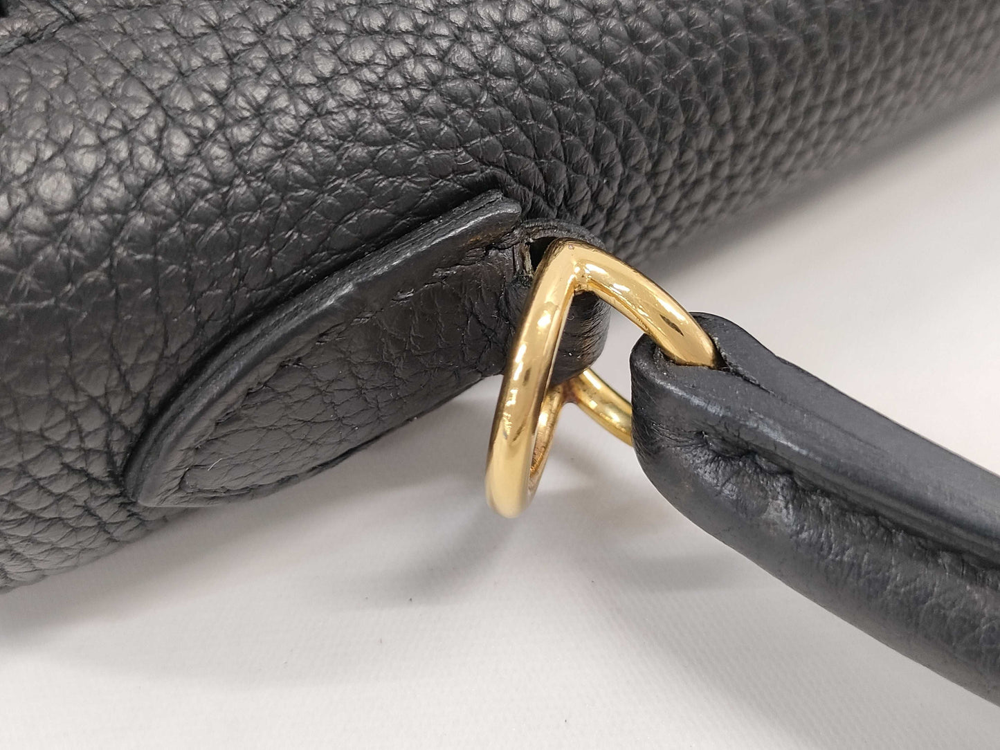 HERMES Kelly 25 Black Handbag with G Hardware and Z Stamp