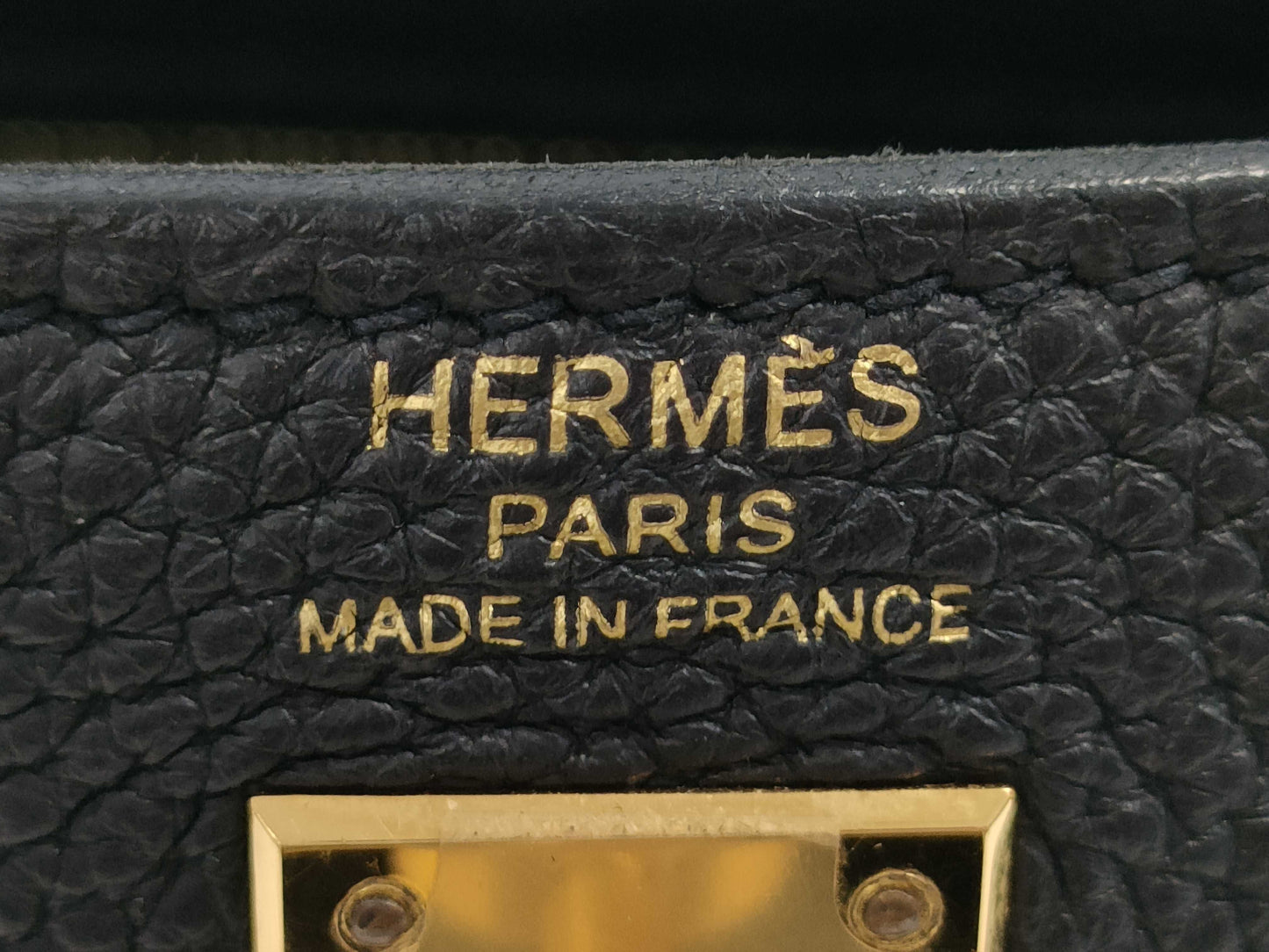 HERMES Kelly 25 Black Handbag with G Hardware and Z Stamp