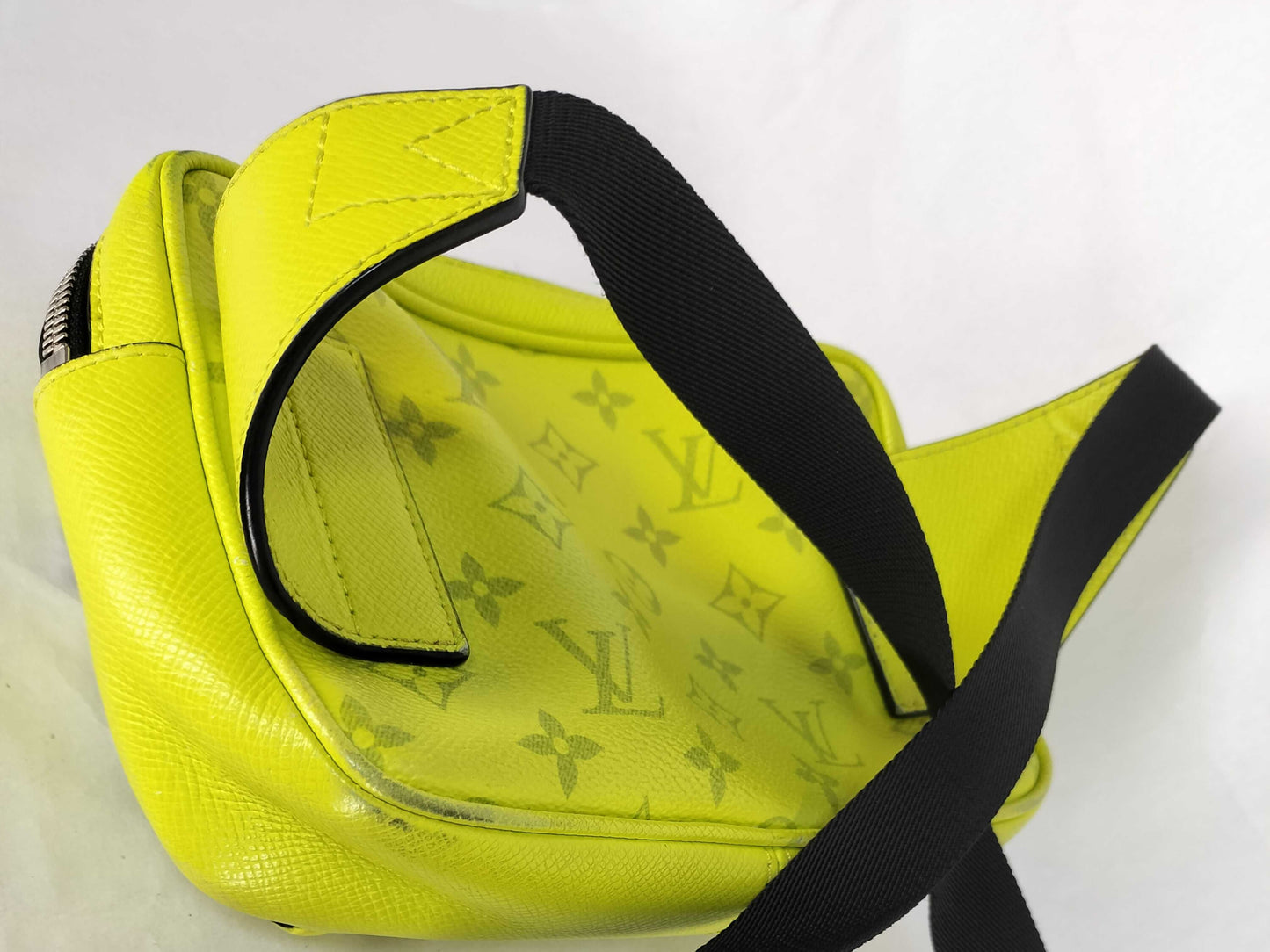 LOUIS VUITTON M30251 Bum Bag Outdoor Jaune M30251 Waist Bag