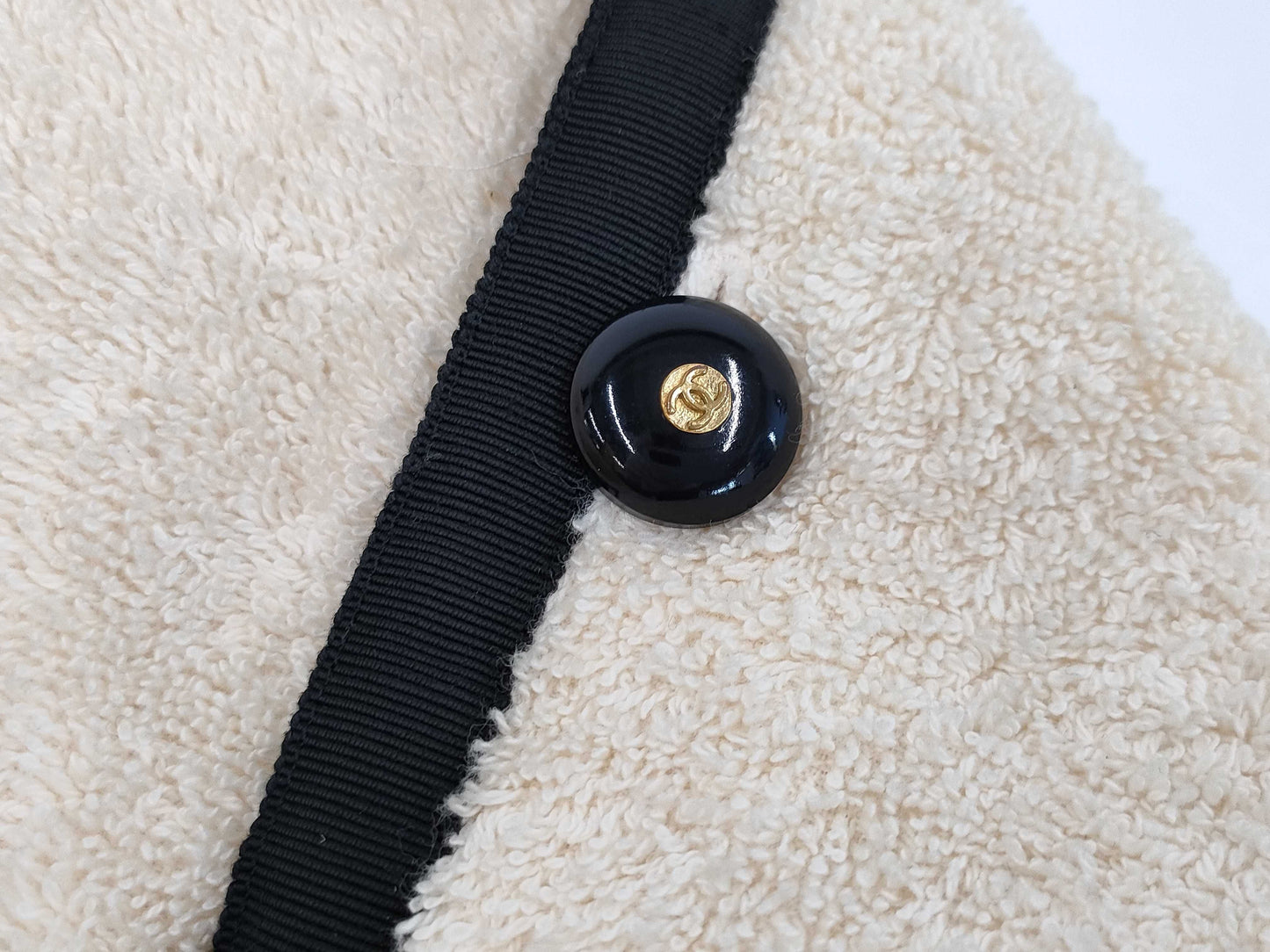 CHANEL 1992 CHANEL RUNWAY PILE JACKET 40 Jacket