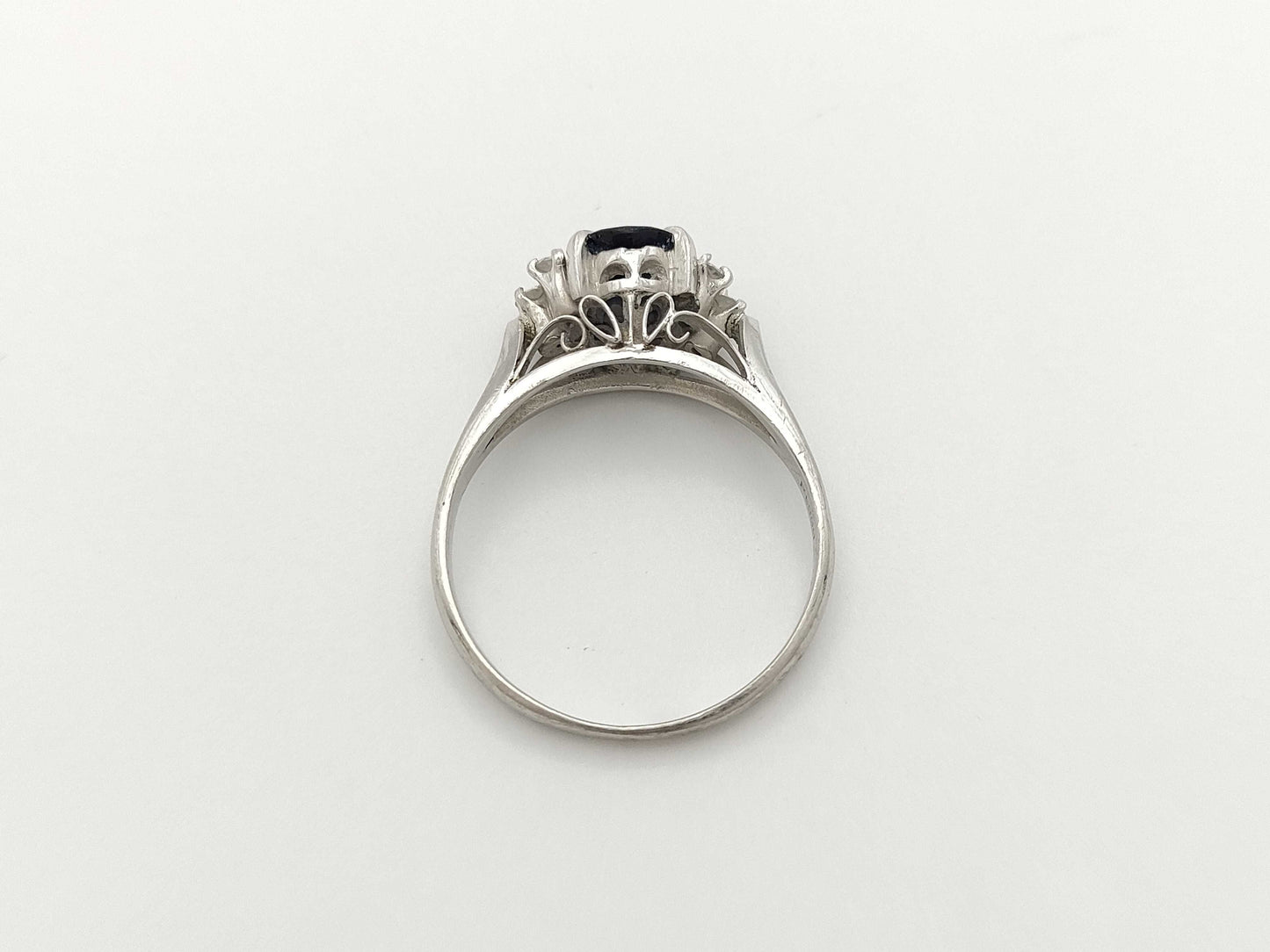 Sapphire and Diamond Pt900 4.1g Ring