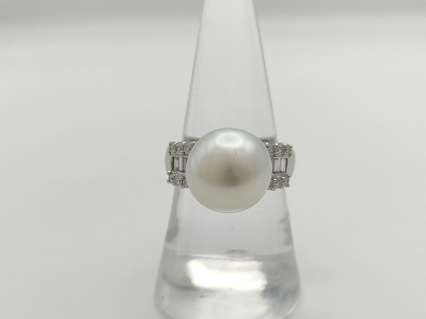 Pearl, Diameter: Approx. 11.8mm, DD.62ct, Pt900, 8.5g, Ring