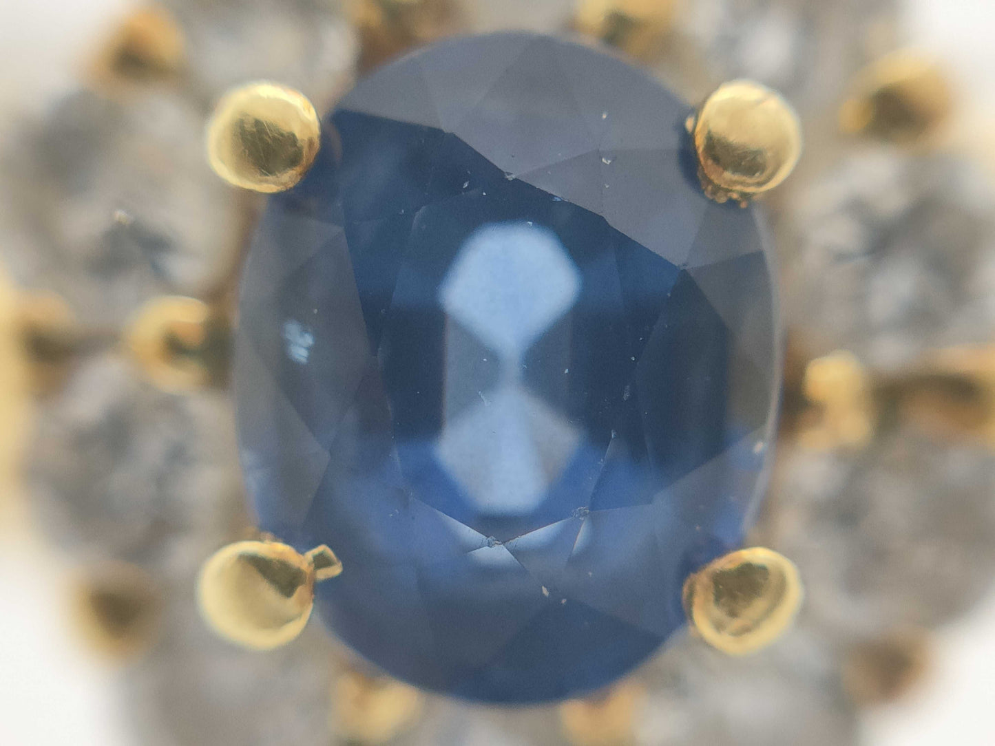Sapphire and Diamond 18K 3.5g Ring
