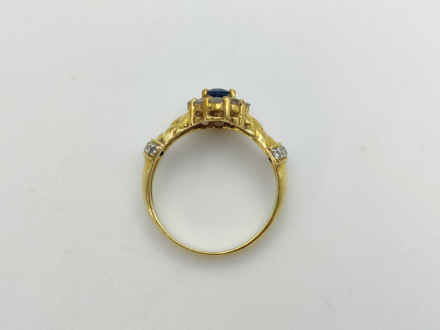 Sapphire and Diamond 18K 3.5g Ring