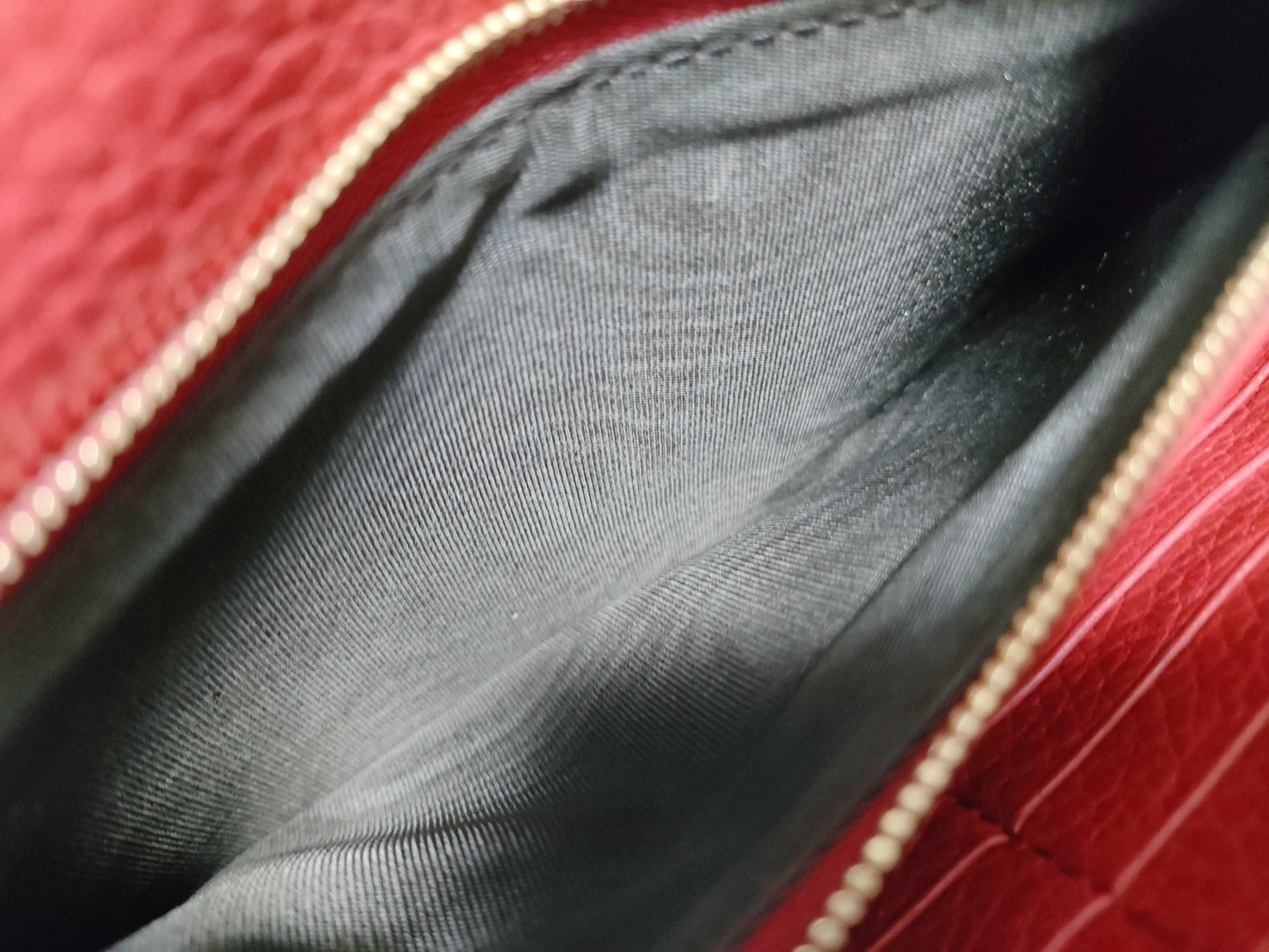 GUCCI GUCCI GUCCI? Red Shoulder Bag