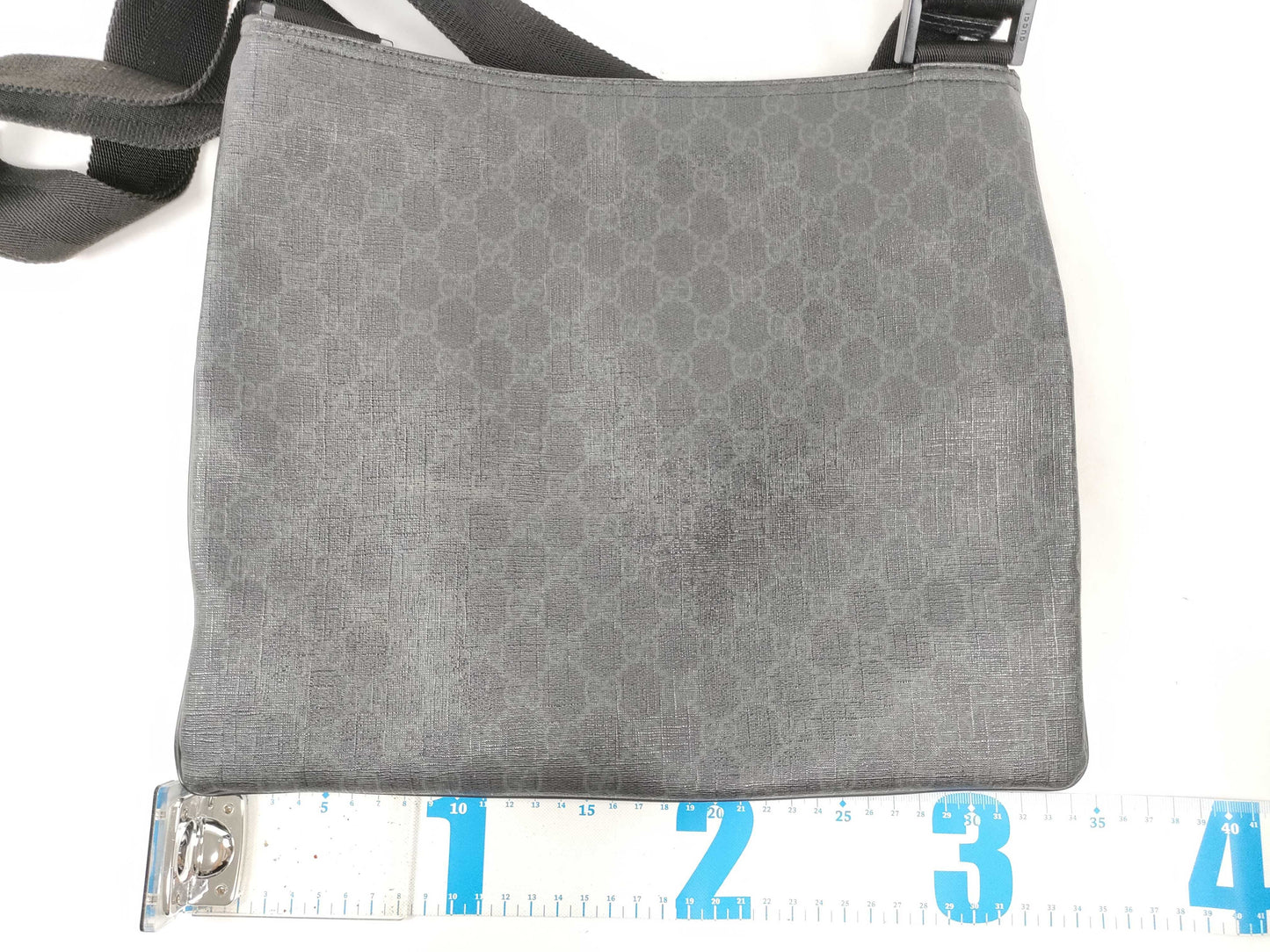 GUCCI GG Supreme Black Shoulder Bag