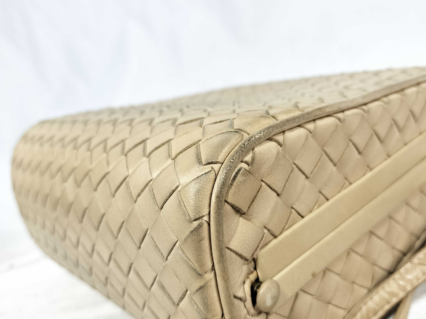BOTTEGA VENETA Intrecciato Bottega Veneta Intrecciato Clasp Shoulder Bag
