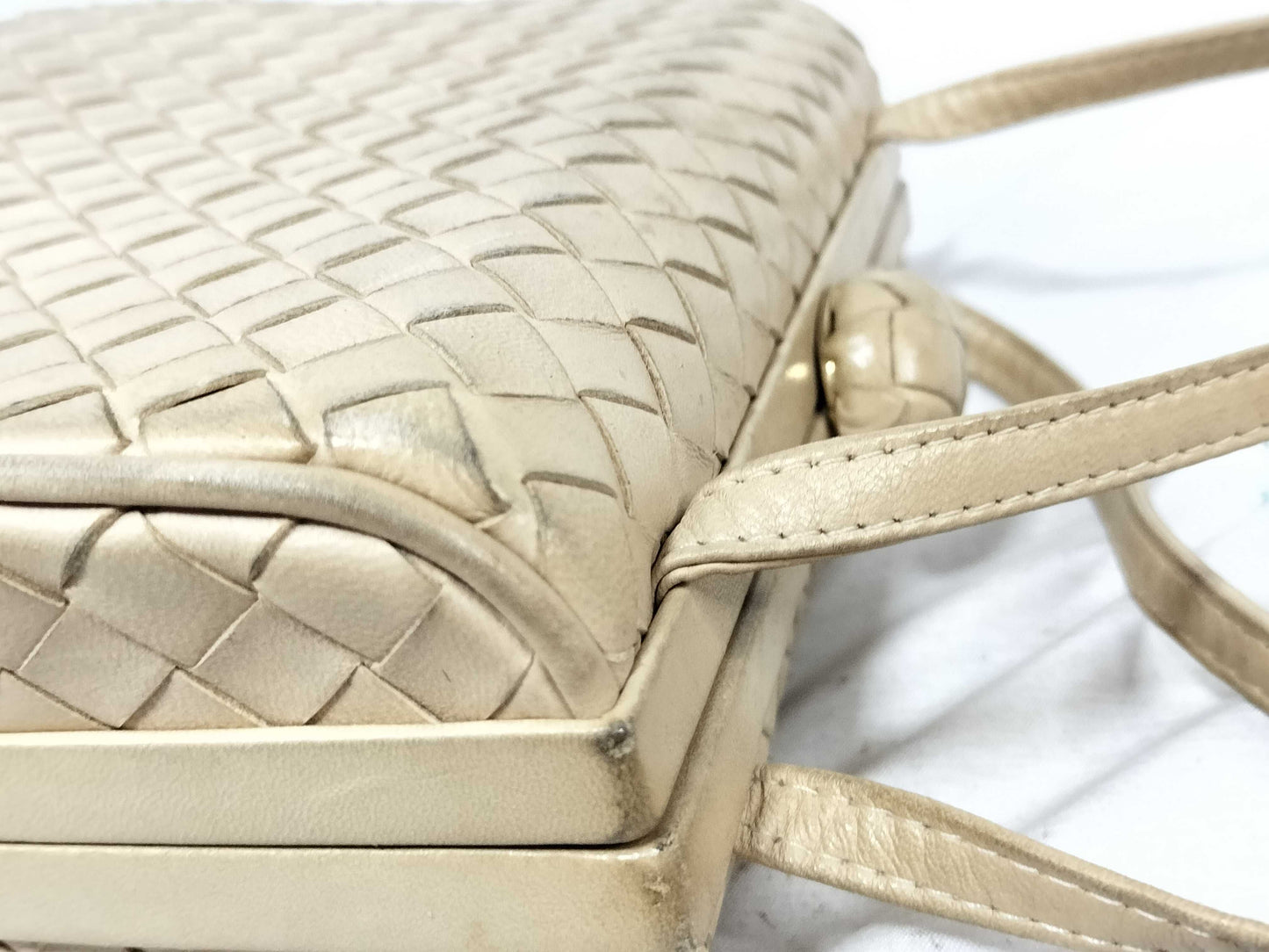 BOTTEGA VENETA Intrecciato Bottega Veneta Intrecciato Clasp Shoulder Bag