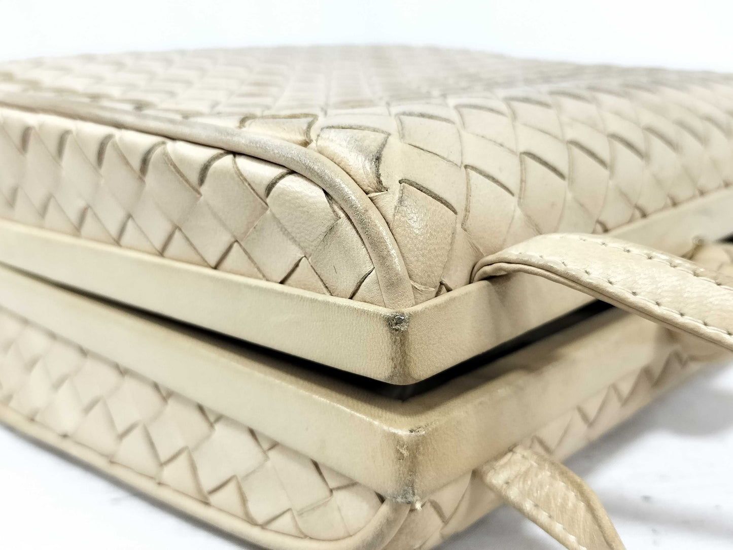 BOTTEGA VENETA Intrecciato Bottega Veneta Intrecciato Clasp Shoulder Bag