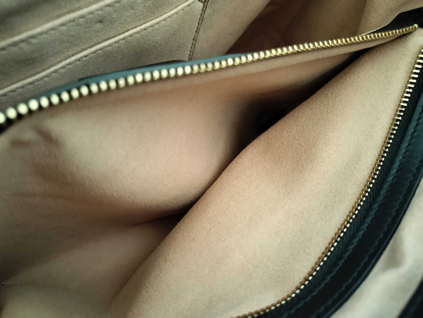 GUCCI GG Supreme Bee Medium Padlock Chain Shoulder Bag Tote Bag