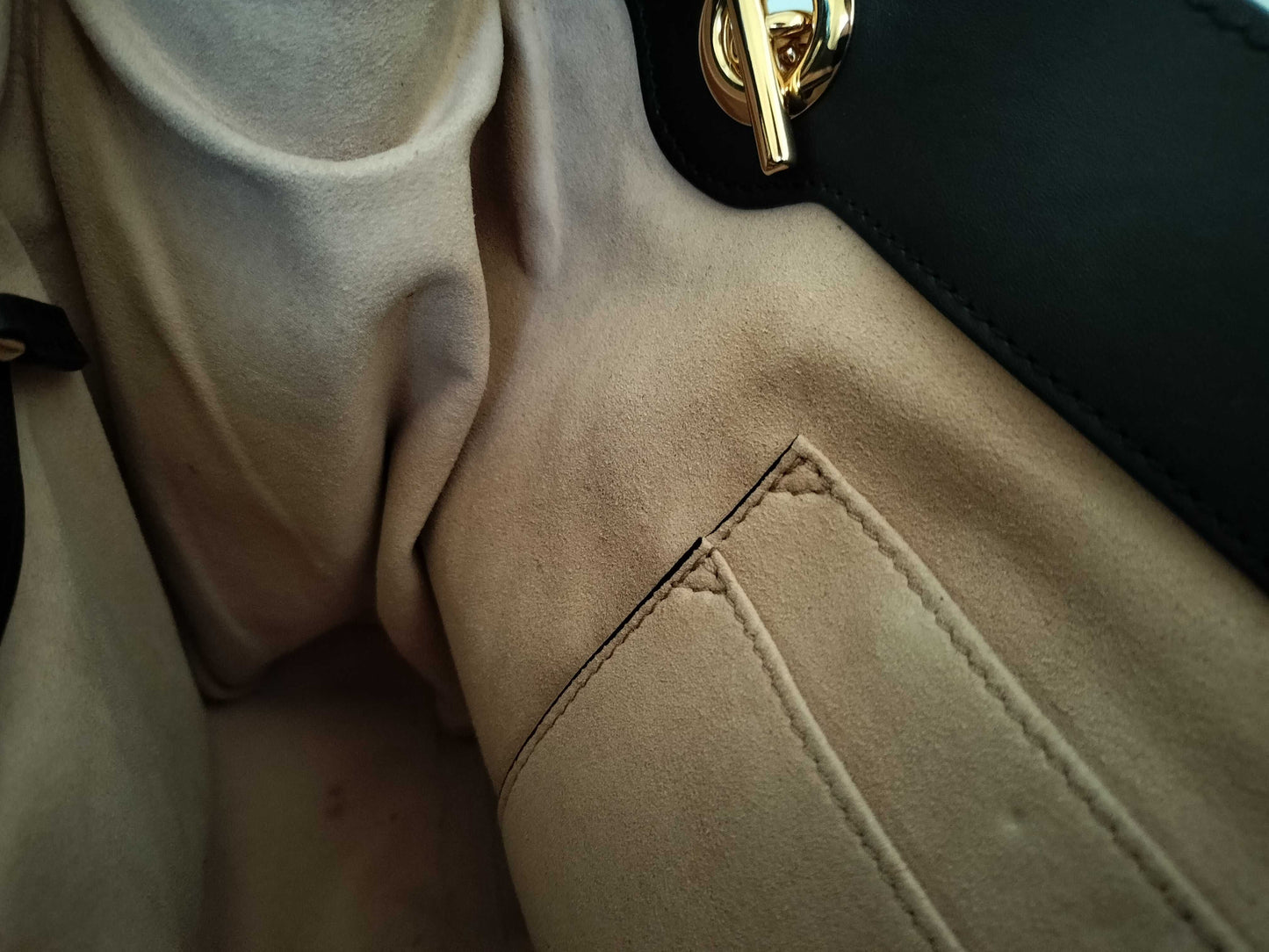 GUCCI GG Supreme Bee Medium Padlock Chain Shoulder Bag Tote Bag