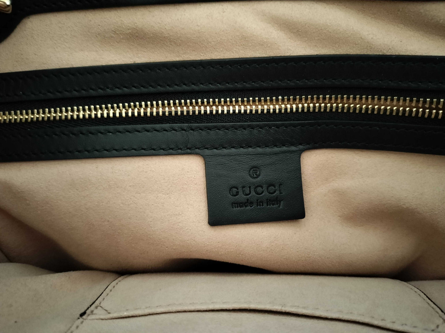 GUCCI GG Supreme Bee Medium Padlock Chain Shoulder Bag Tote Bag