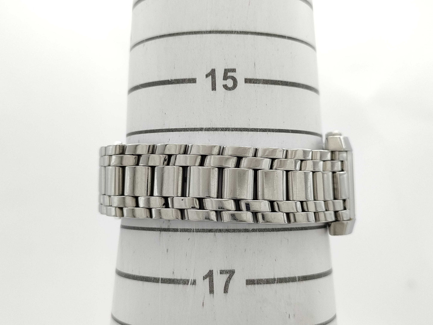 FENDI 087-7000L-370 Quartz Shell Dial Non-Moving Women's Watch