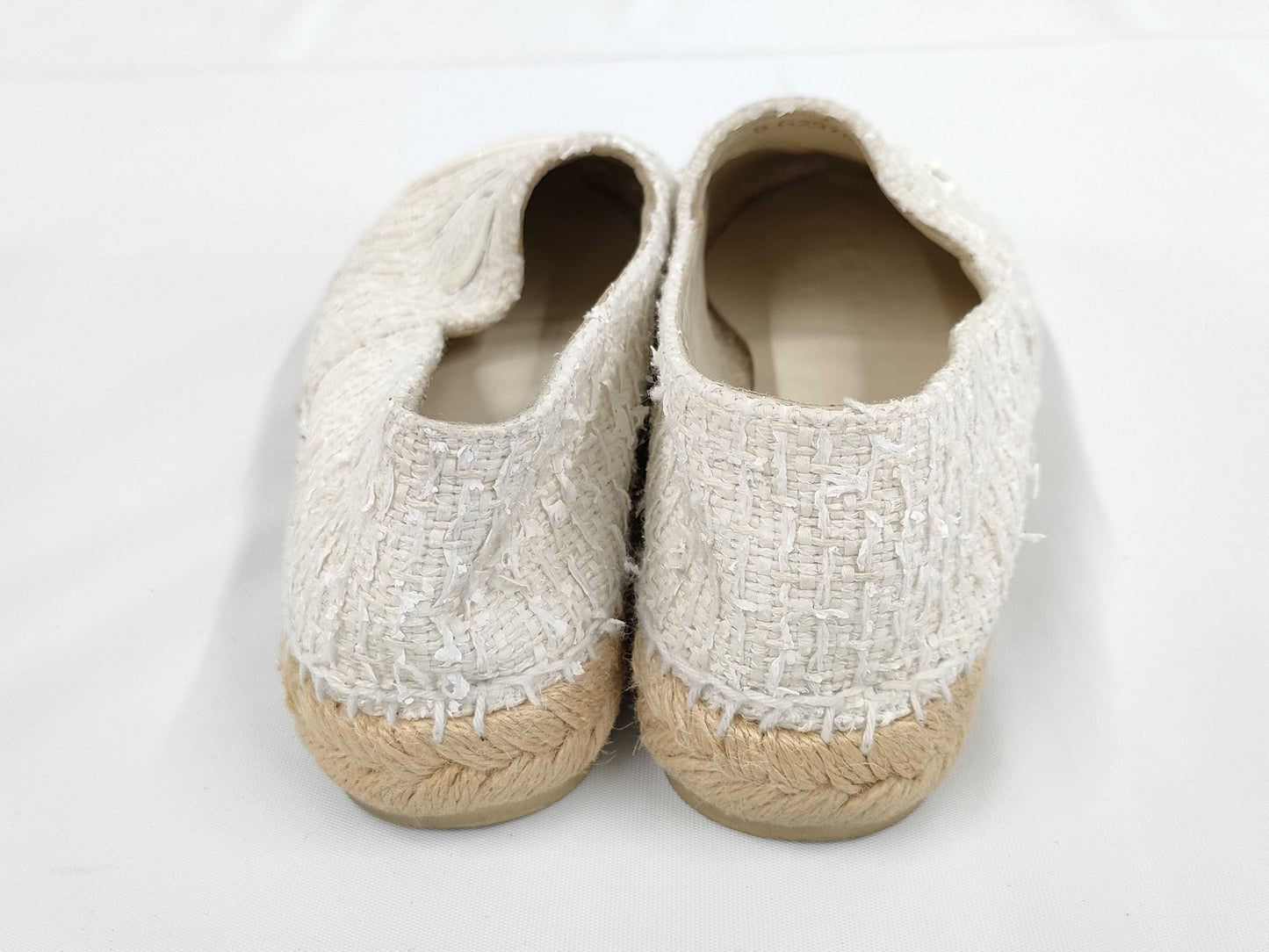 CHANEL Tweed x Patent Leather Size 35 Sneakers