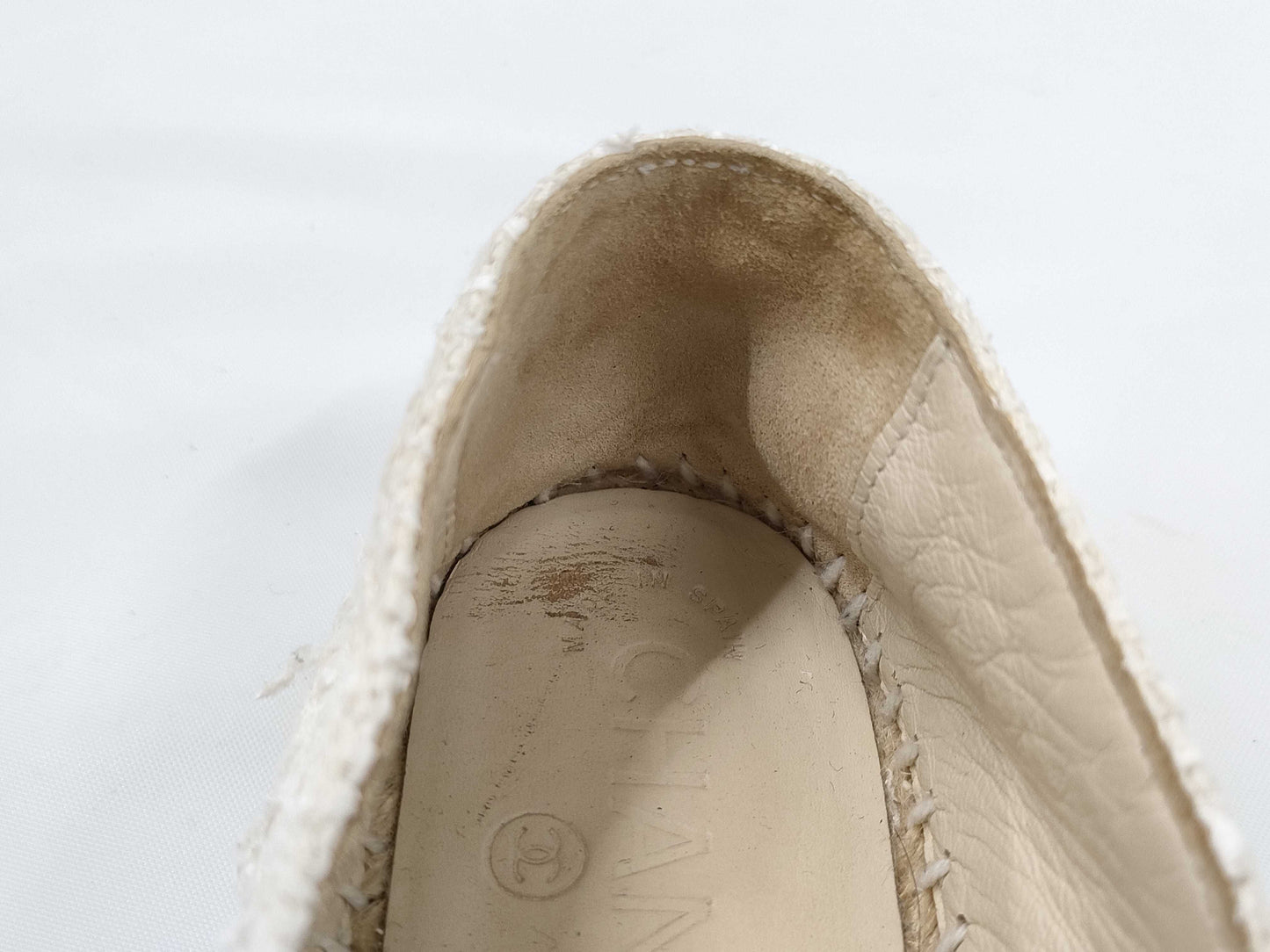 CHANEL Tweed x Patent Leather Size 35 Sneakers