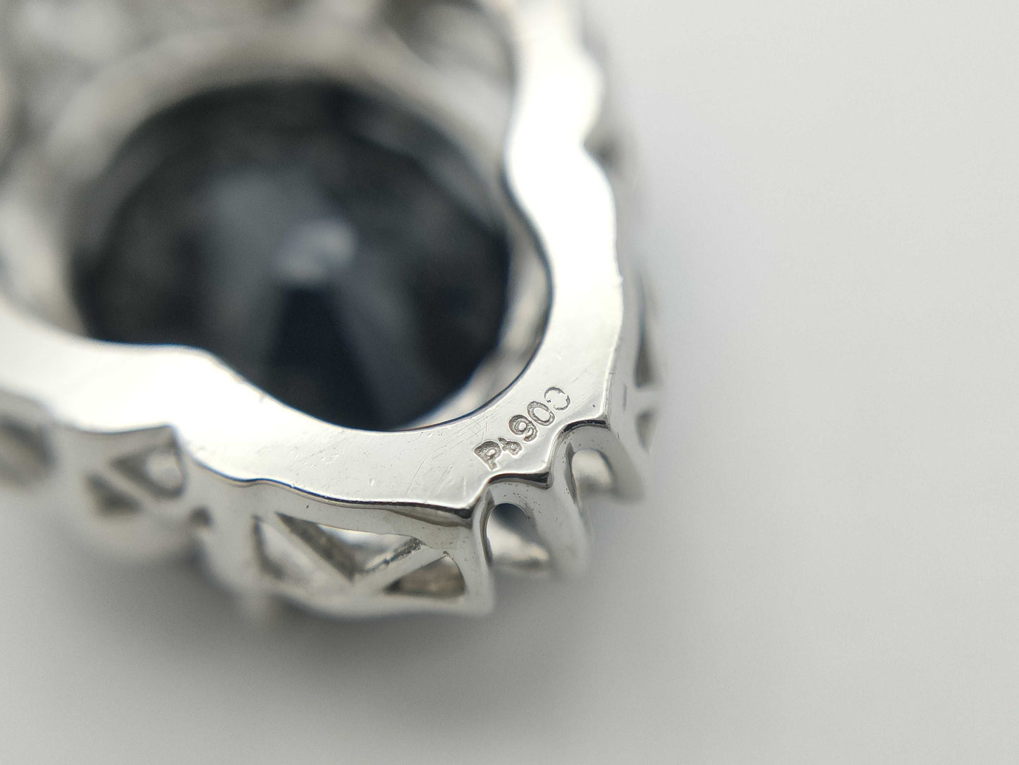 S6.68ct Pt900 5.0g Pendant Top