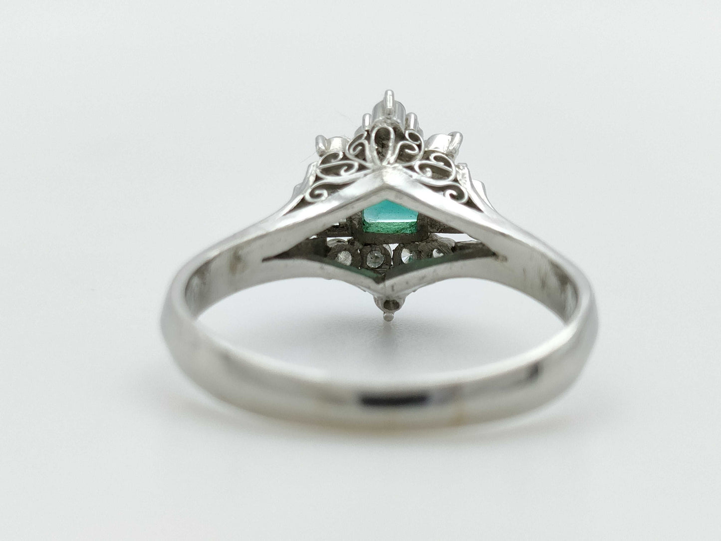 Emerald and Diamond Pm900 5.0g Ring