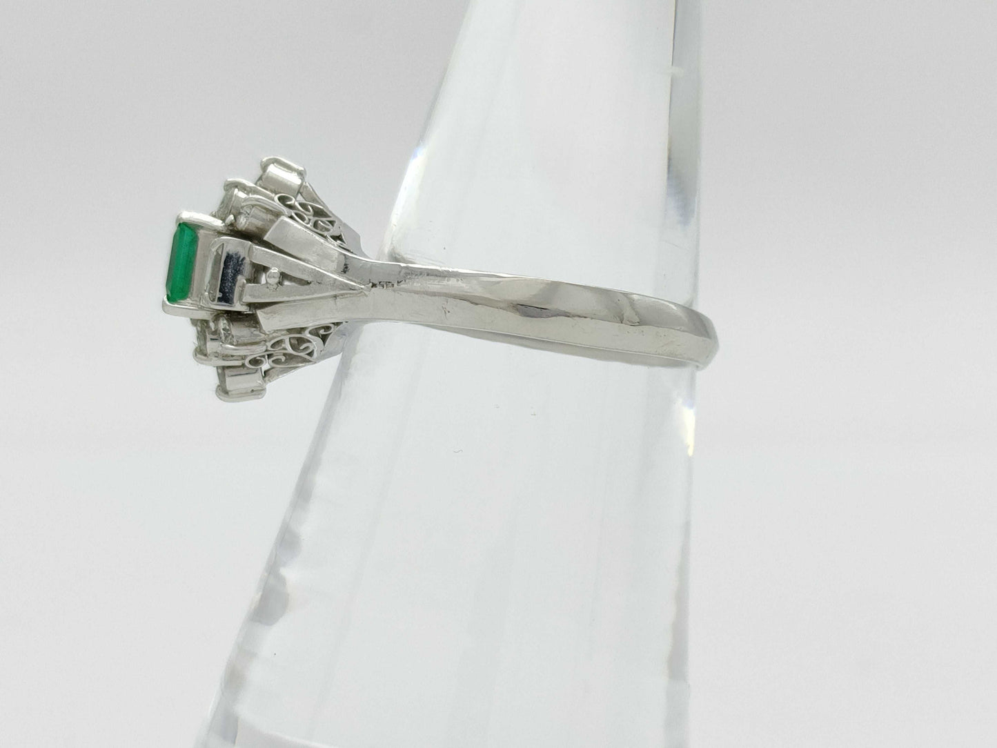 Emerald and Diamond Pm900 5.0g Ring