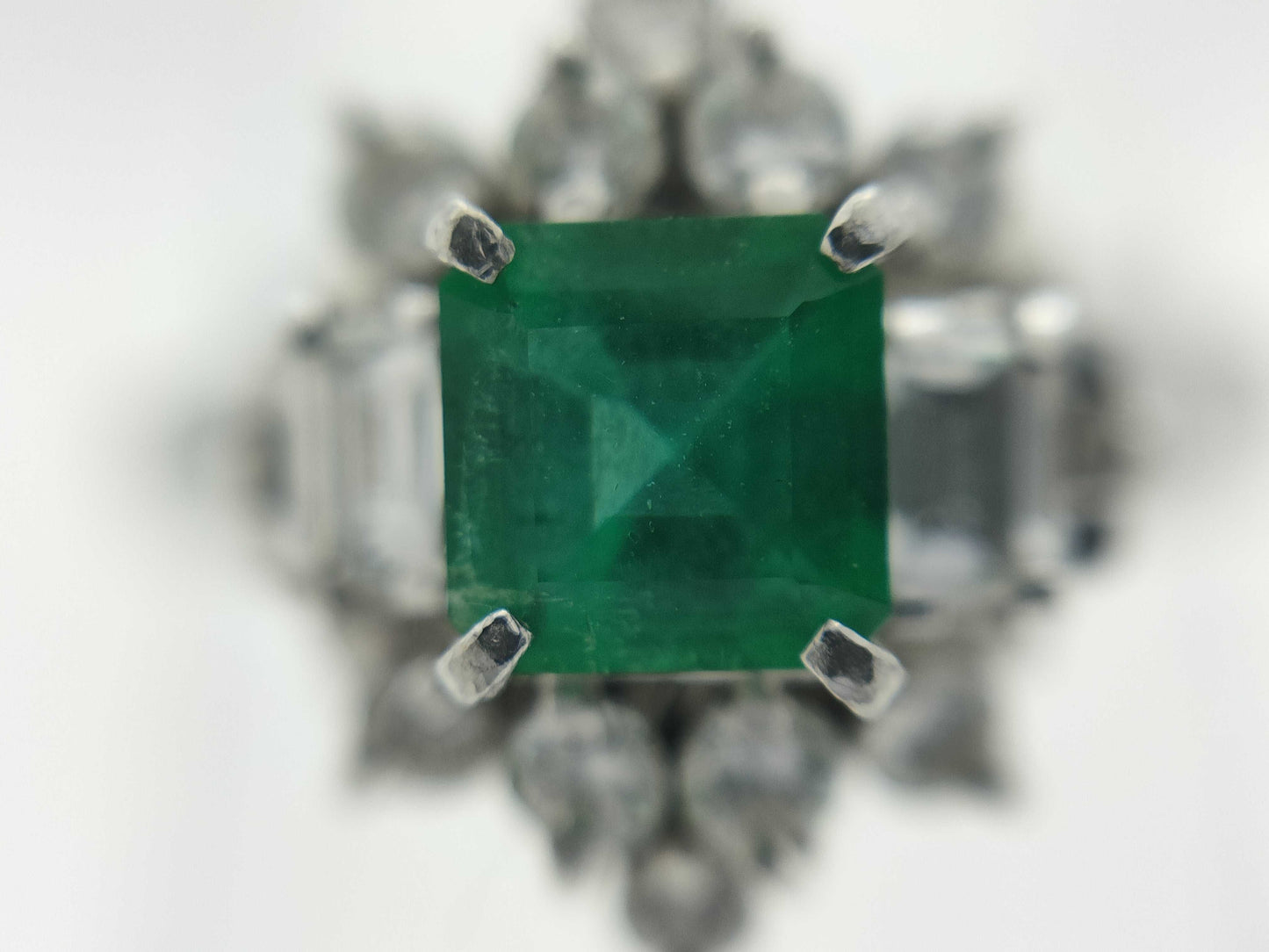 Emerald and Diamond Pm900 5.0g Ring