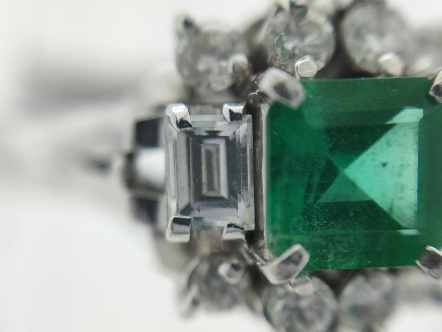 Emerald and Diamond Pm900 5.0g Ring