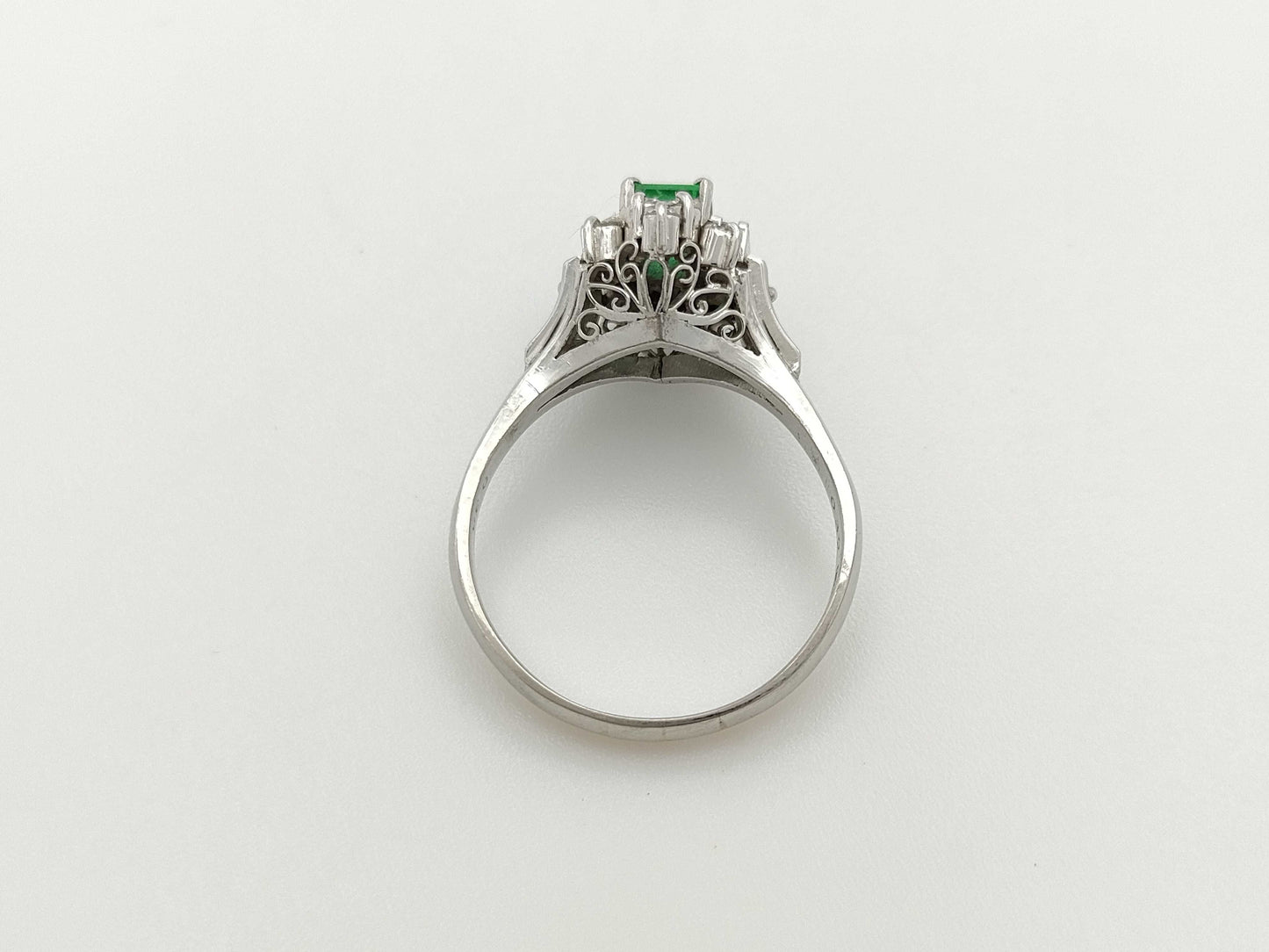 Emerald and Diamond Pm900 5.0g Ring