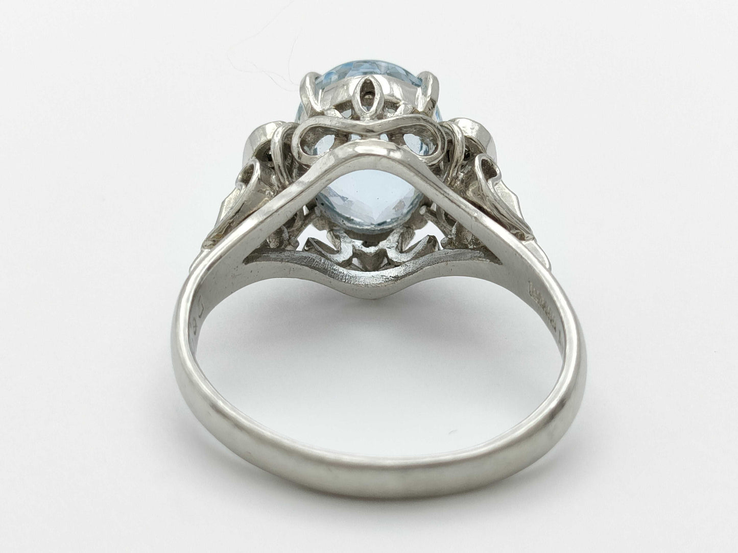 AQ 2.44ct D 0.09ct Pt900 6.3g Ring