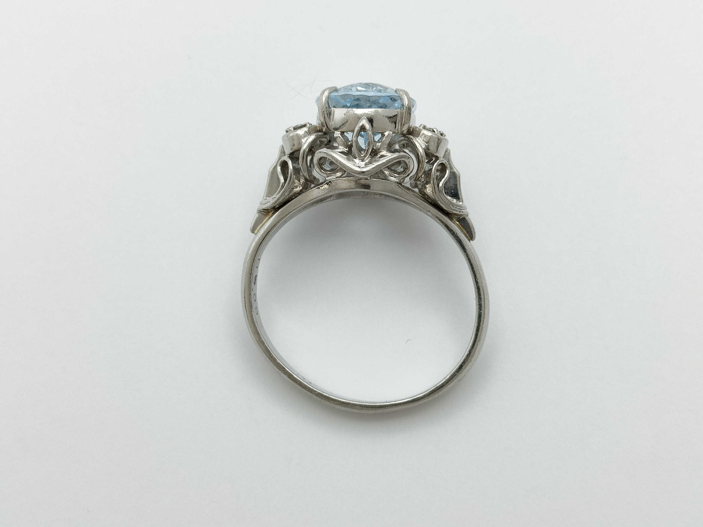 AQ 2.44ct D 0.09ct Pt900 6.3g Ring
