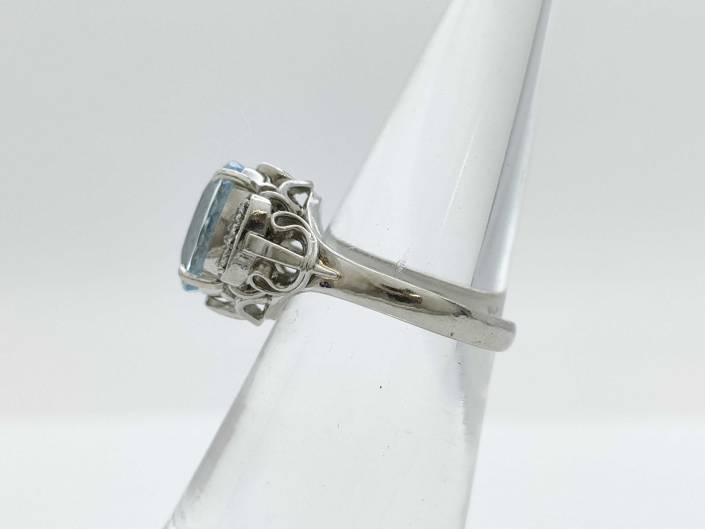 AQ 2.44ct D 0.09ct Pt900 6.3g Ring