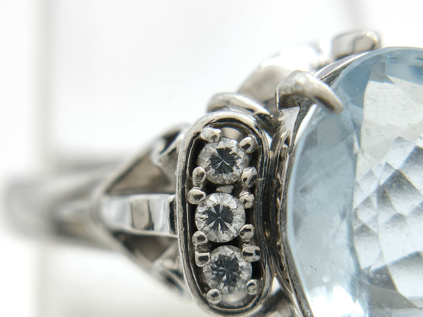 AQ 2.44ct D 0.09ct Pt900 6.3g Ring