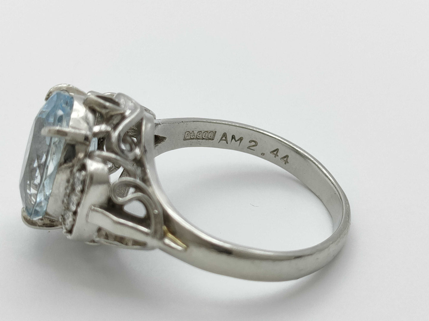 AQ 2.44ct D 0.09ct Pt900 6.3g Ring